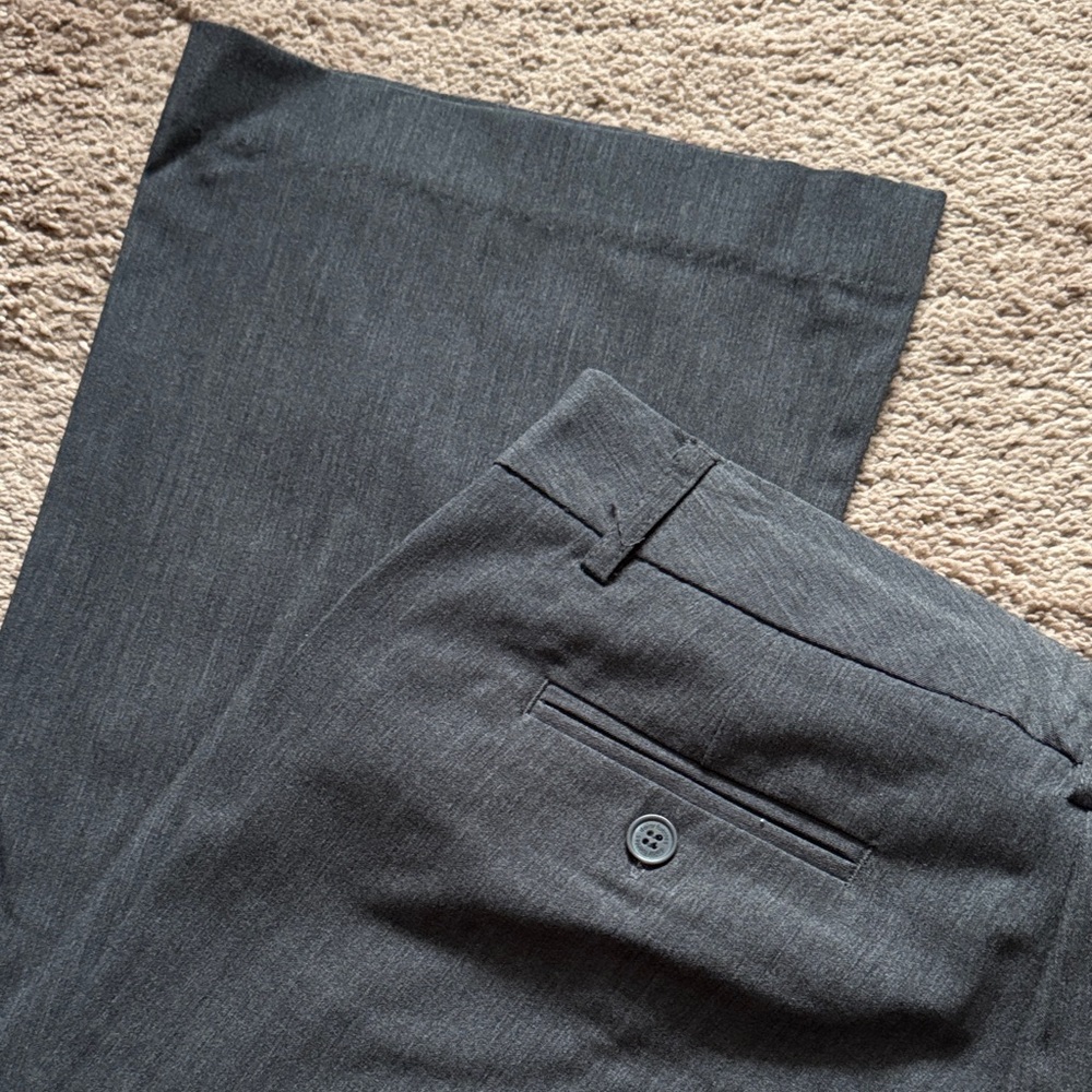 Daisy Fuentes Charcoal Fit and Flared Women’s Trousers. Size 4 - Picture 6 of 8